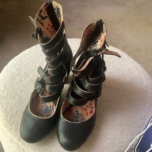 Multi Buckle Ankle Booties Sz 6